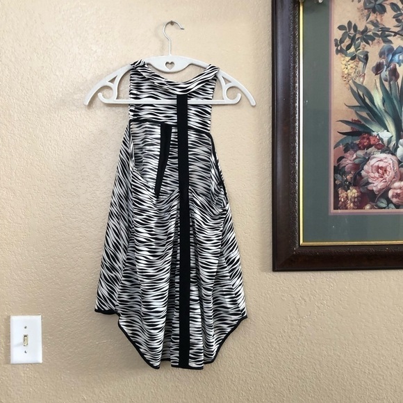 Elizabeth and James Zebra Print Silk Top Size XSmall - Picture 2 of 4